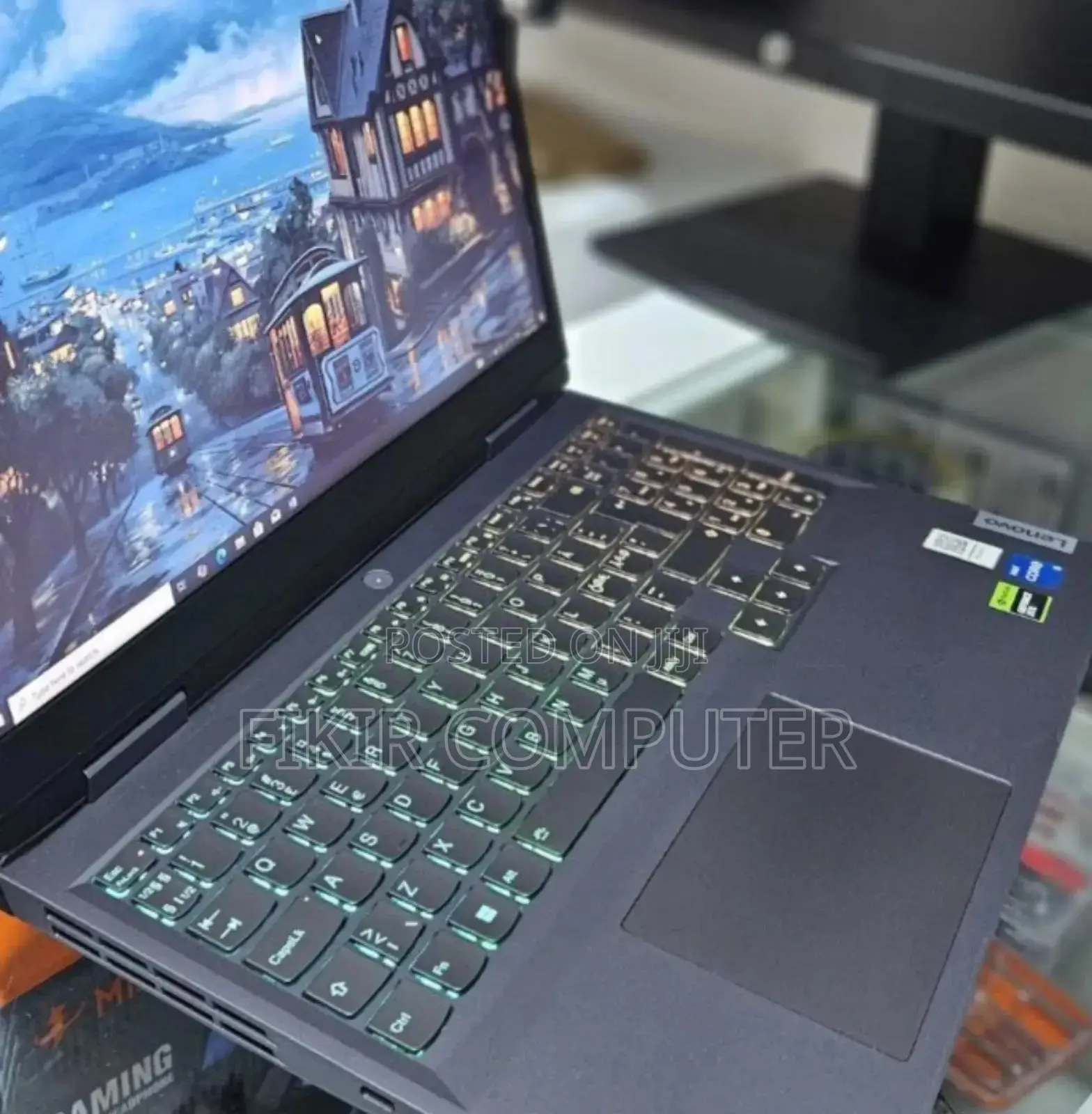 New Laptop Lenovo LOQ 15IRH8 16GB Intel Core I5 SSD 512GB