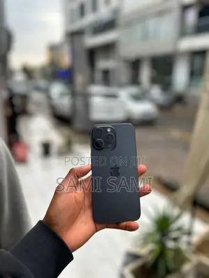 Photo - Apple iPhone 15 Pro Max 256 GB Black