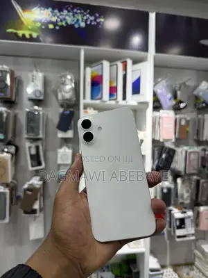 Photo - Apple iPhone 16 Plus 128 GB White