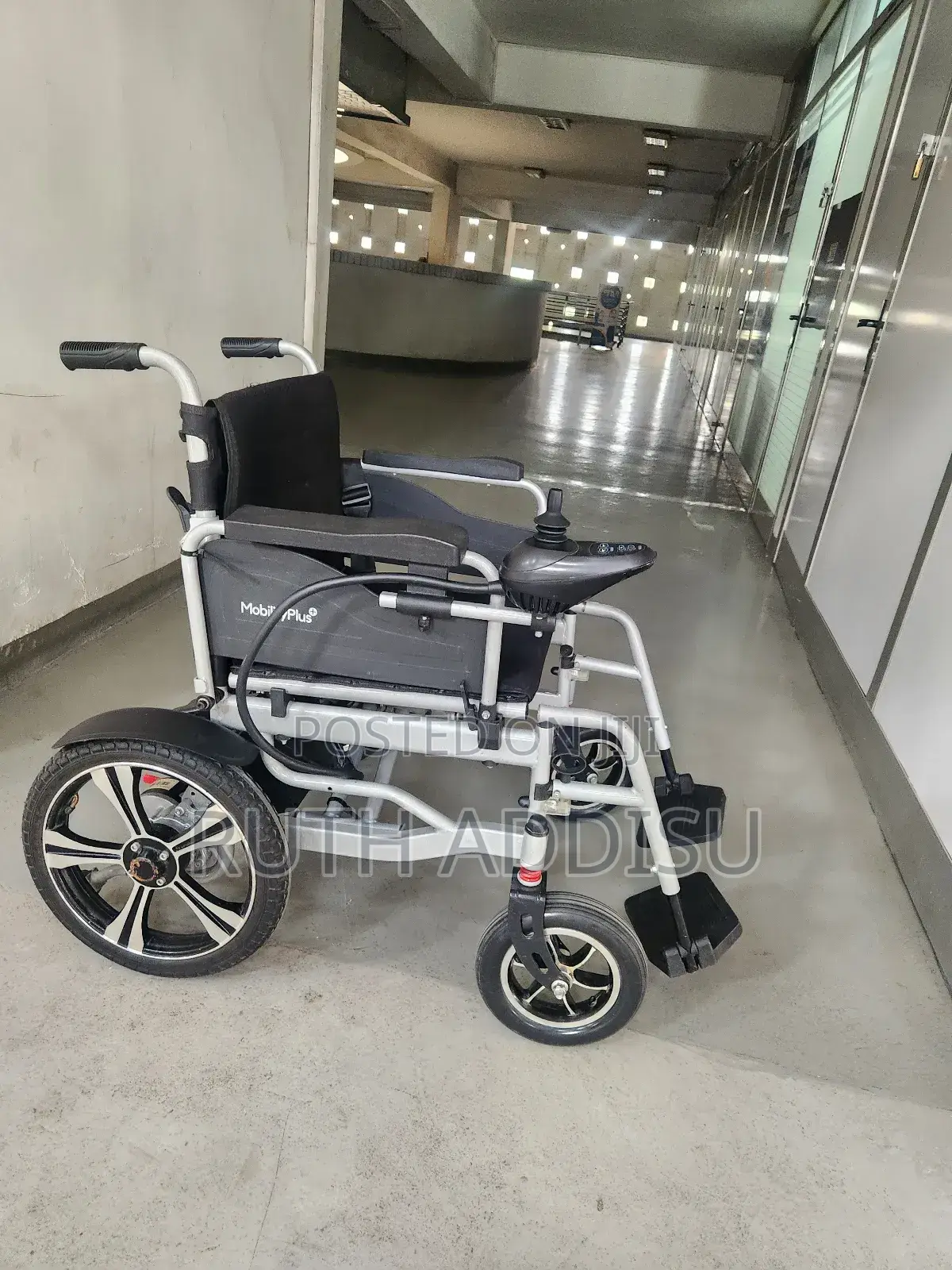 Electrical Wheelchair輕鬆wheelchair轟隆wheelchair丸及wheelchair Electrical