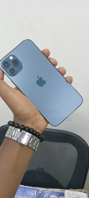 Photo - Apple iPhone 12 Pro 128 GB Blue