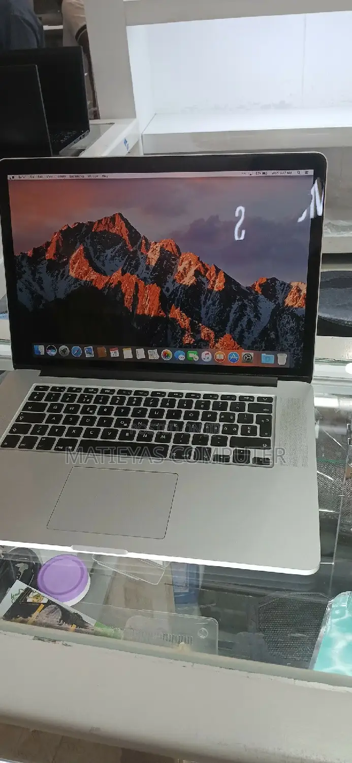 Laptop Apple MacBook Pro 2015 16GB Intel Core I7 SSD 256GB