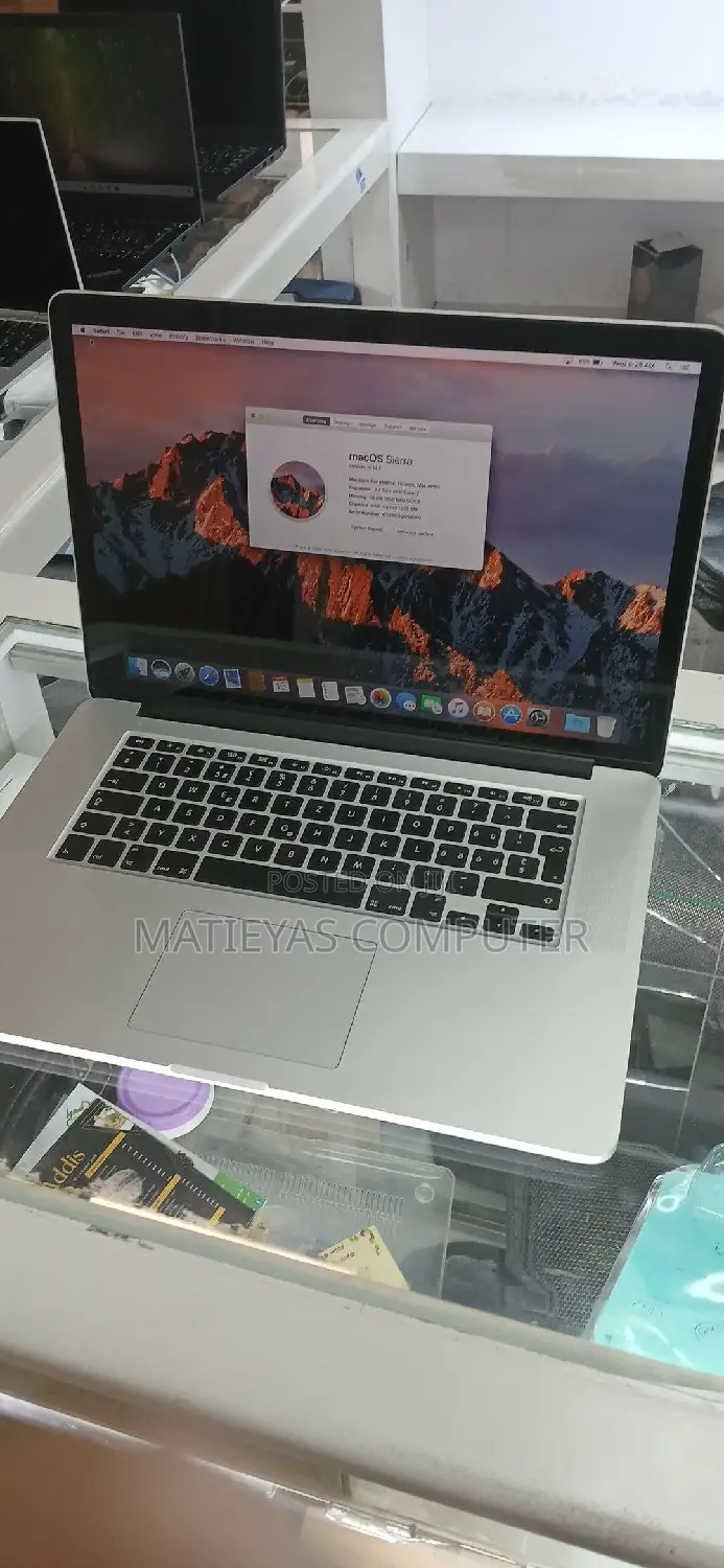 Laptop Apple MacBook Pro 2015 16GB Intel Core I7 SSD 256GB