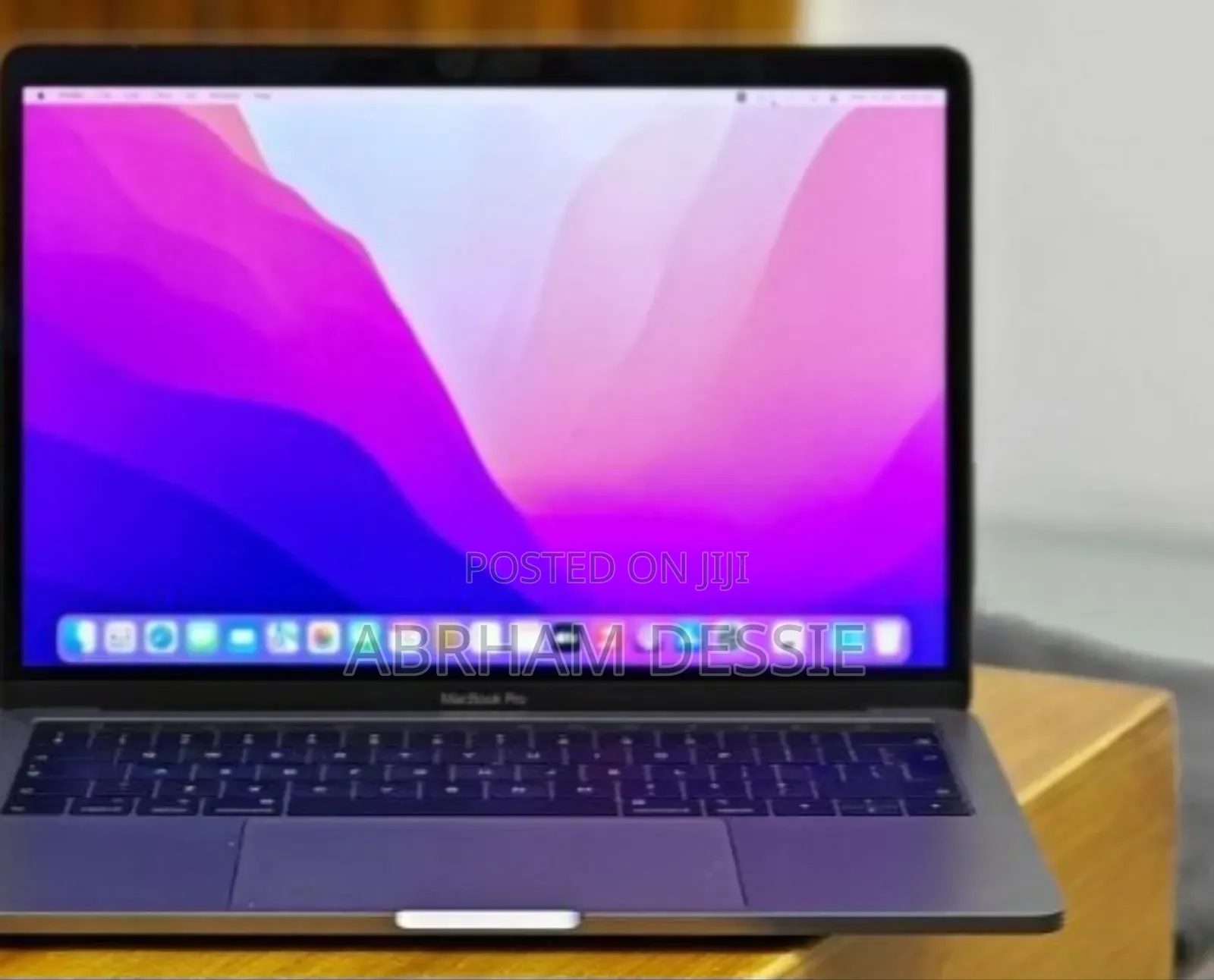 New Laptop Apple MacBook Pro 2019 16GB Intel Core I7 SSD 256GB
