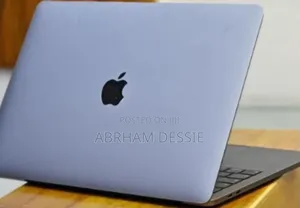 New Laptop Apple MacBook Pro 2019 16GB Intel Core I7 SSD 256GB