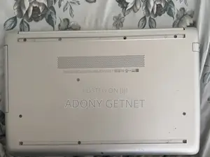 Laptop HP 15-da3007nia 8GB Intel Core i5 HDD+SSD 256GB