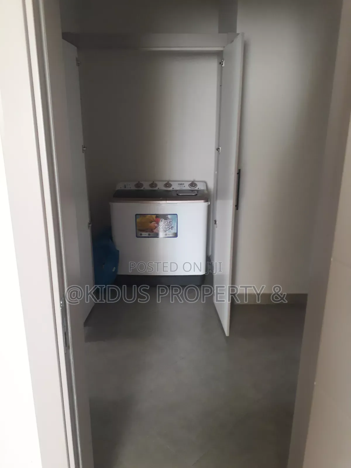 Furnished 3bdrm Apartment in Africa Building, Nifas Silk-Lafto for rent