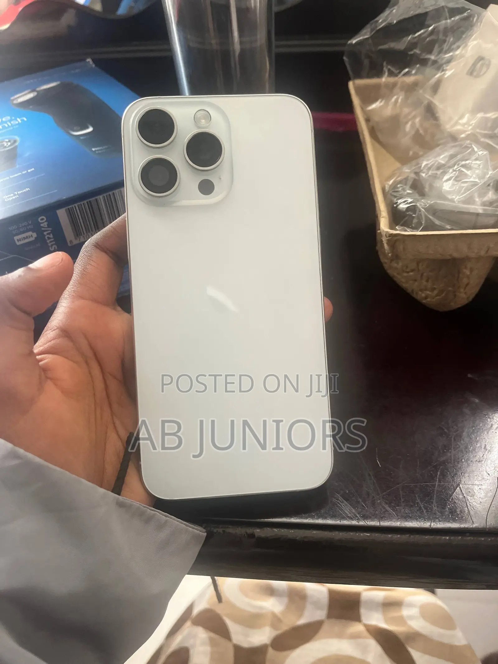 New Apple iPhone 15 Pro Max 256 GB Silver