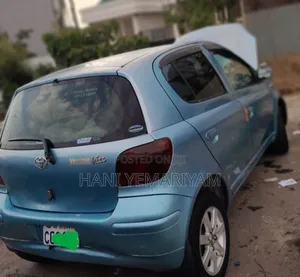 Toyota Vitz 2002 Blue
