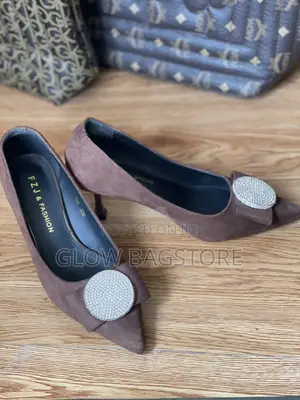 Photo - Women’S Heel Shoe