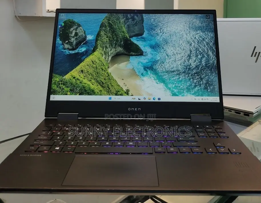 New Laptop HP Omen 15 16GB AMD Ryzen 7 SSD 512GB