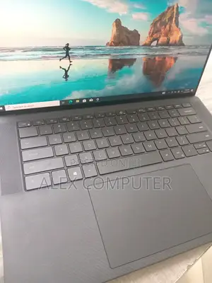 New Laptop Dell Precision 5550 16GB Intel Core I7 SSD 512GB