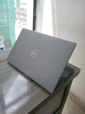 New Laptop Dell Precision 5550 16GB Intel Core I7 SSD 512GB