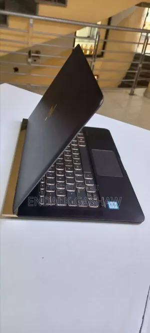 New Laptop HP Spectre 8GB Intel Core I7 SSD 256GB