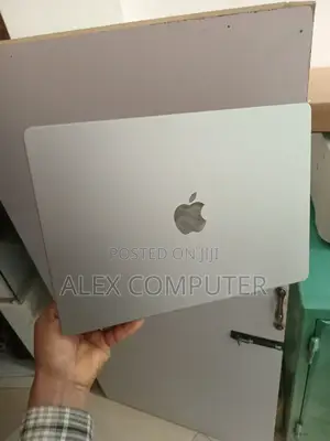 New Laptop Apple MacBook Pro M1 32GB Apple M1 Pro SSD 512GB