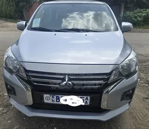 Mitsubishi Attrage 2021 Silver