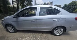 Mitsubishi Attrage 2021 Silver