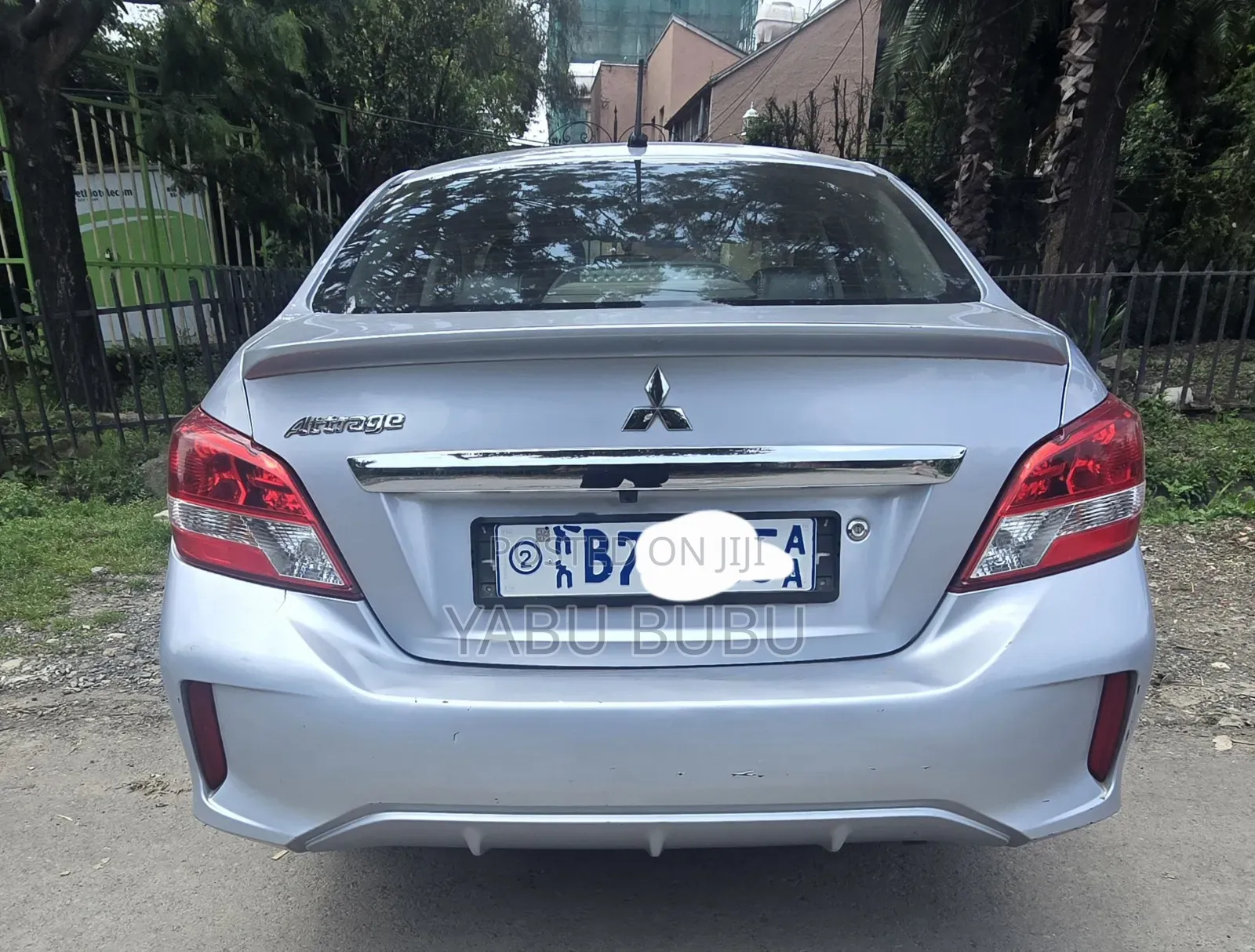 Mitsubishi Attrage 2021 Silver