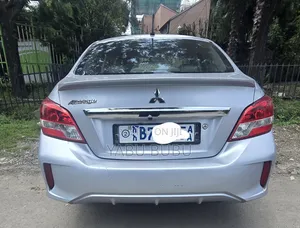 Mitsubishi Attrage 2021 Silver