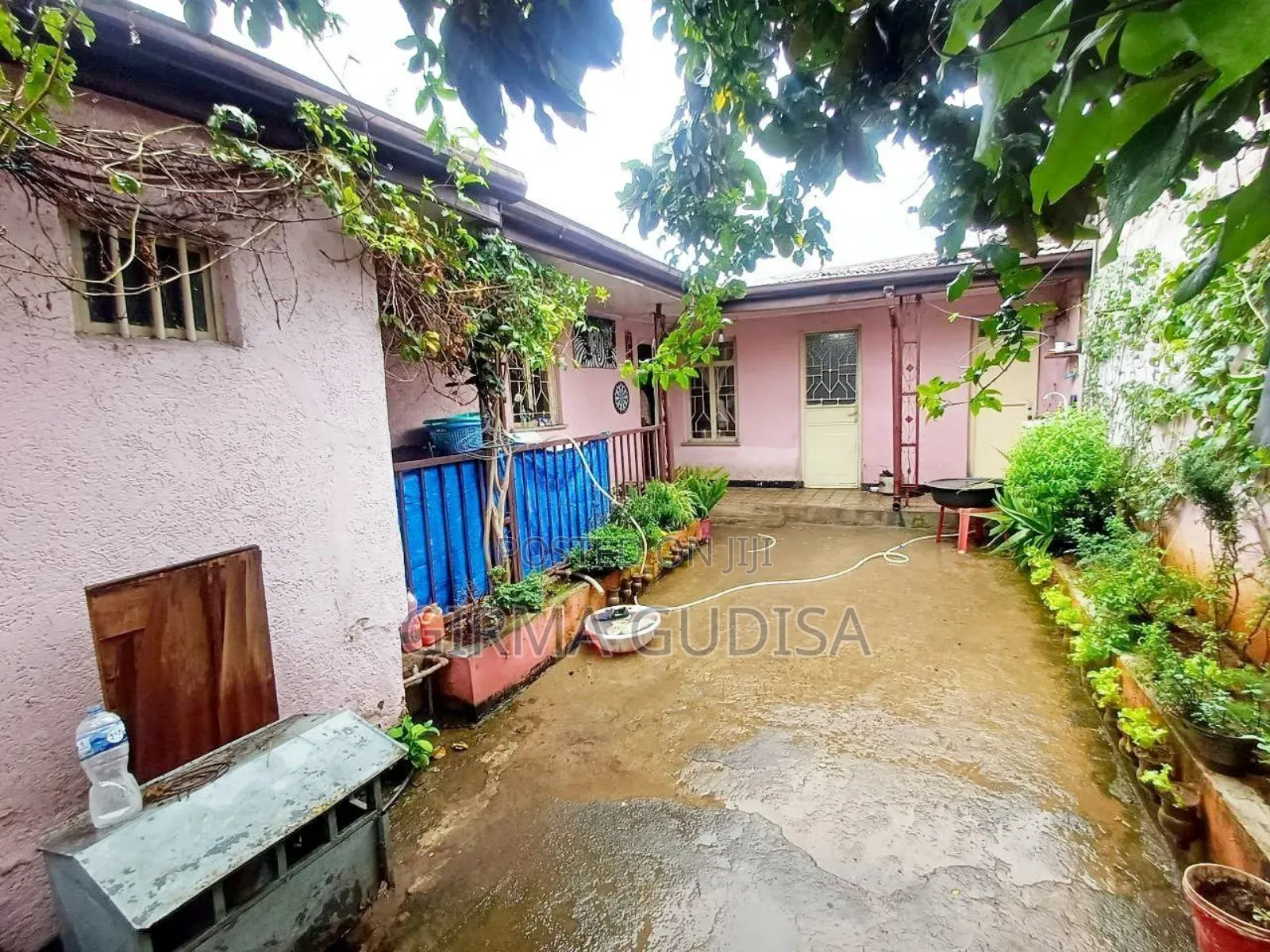 Furnished 2bdrm Villa in Bole for sale