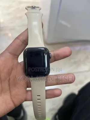 Photo - Apple Watch Se