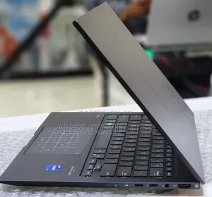 New Laptop Asus Zenbook 14 UX434 16GB Intel Core I7 SSD 512GB