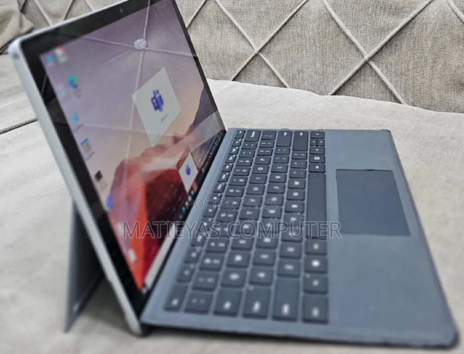 New Laptop Microsoft Surface Pro 7 16GB Intel Core I7 SSD 256GB