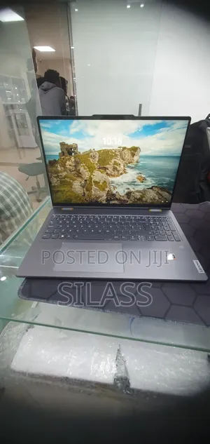 New Laptop Lenovo 16GB AMD Ryzen 7 SSD 512GB