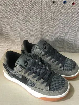 Nick Sb Woman Shoes