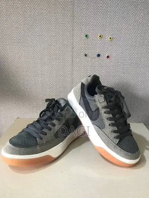 Nick Sb Woman Shoes