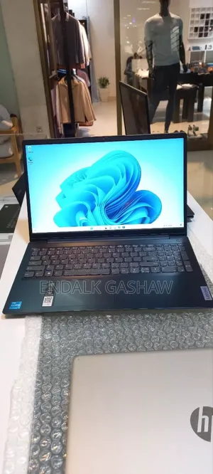 Photo - New Laptop Lenovo Ideapad 3 8GB Intel Core I3 SSD 256GB