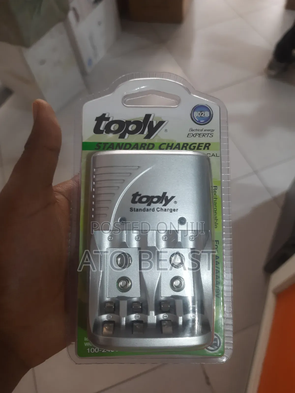 Toply Standard Charger (Model 802b) Aa, Aaa, and 9v Batteries
