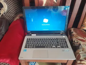 Photo - Laptop Toshiba NB520 4GB Intel Core I3 SSD 500GB
