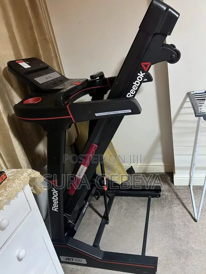 Float Ride Reebok Running Equip. የልብ ምት እና የሰውነት ስብ ያሳያል