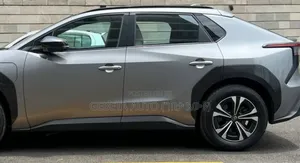 Toyota bZ4X 2023 Silver