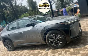 Toyota bZ4X 2023 Silver