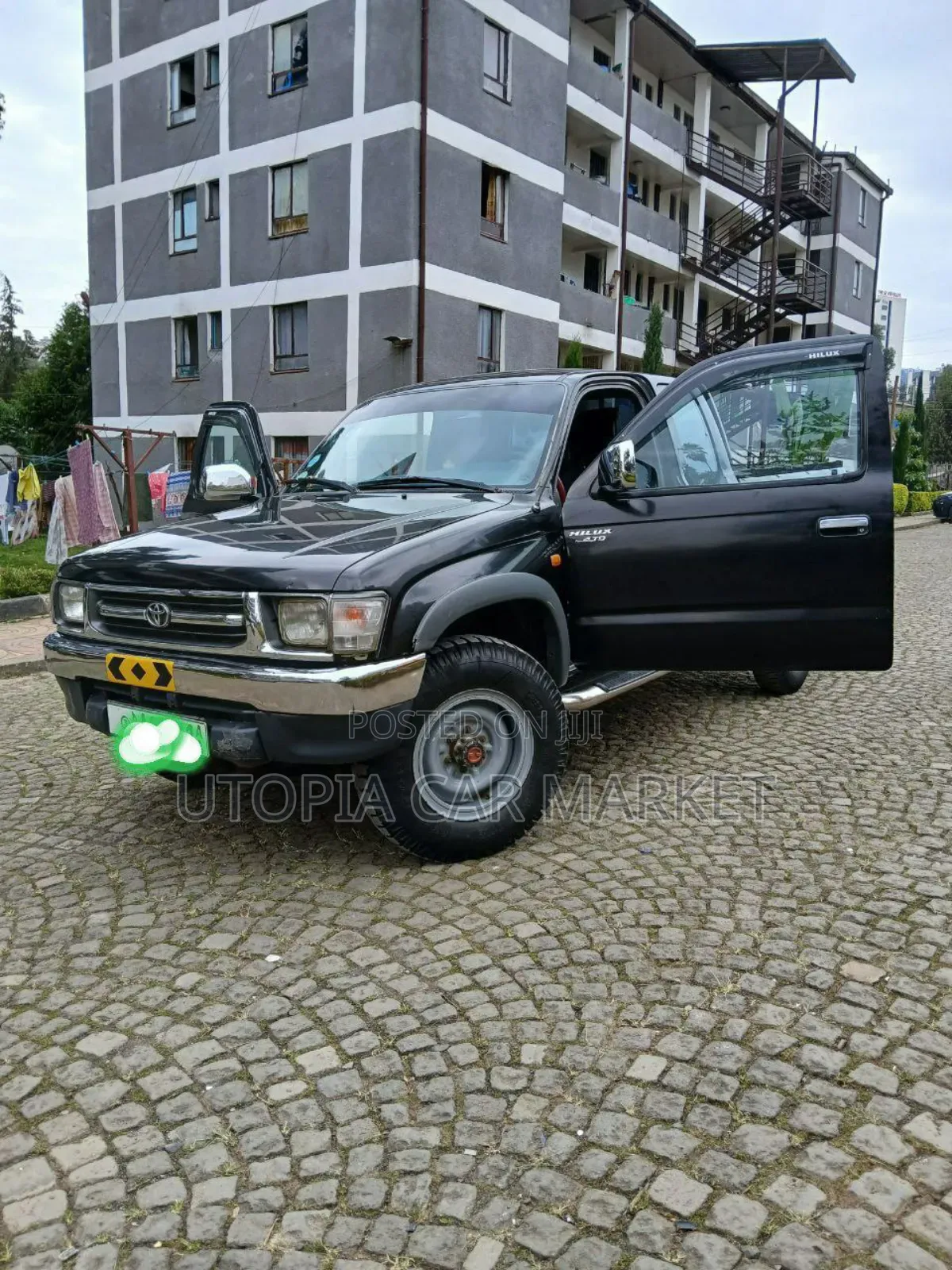 Toyota Hilux 2000 Black