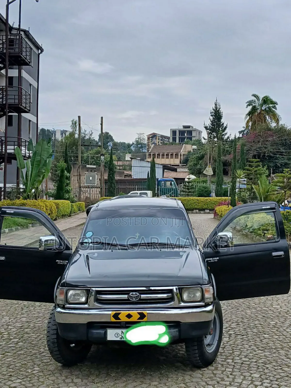 Toyota Hilux 2000 Black