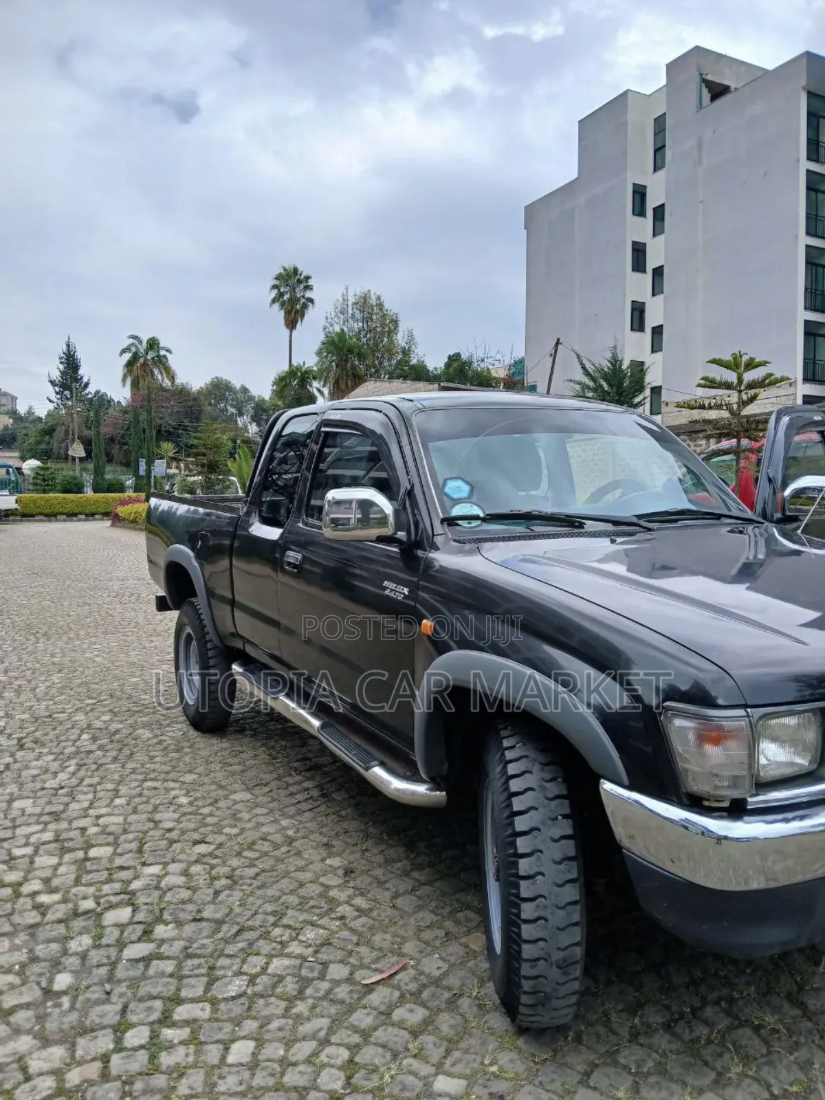 Toyota Hilux 2000 Black