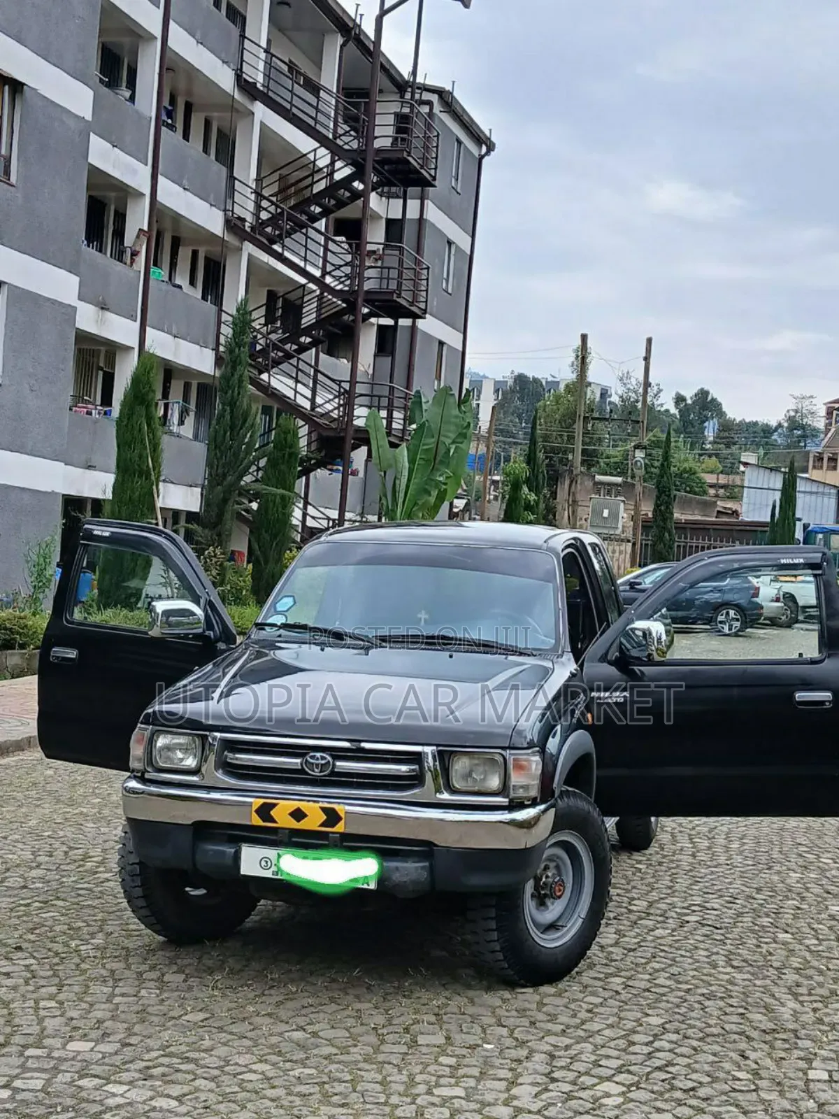 Toyota Hilux 2000 Black