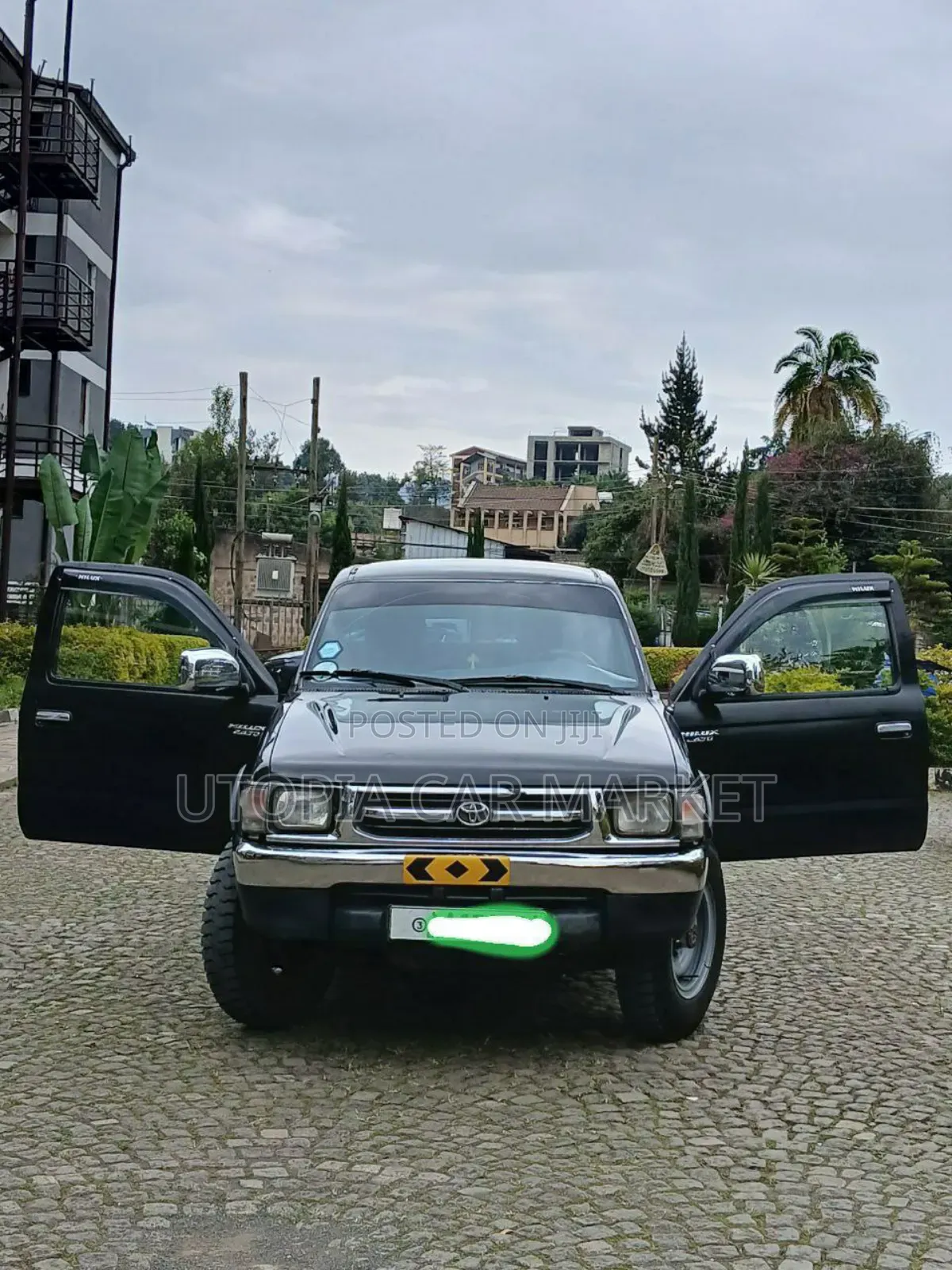Toyota Hilux 2000 Black