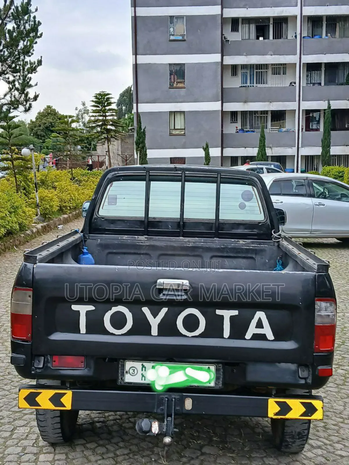 Toyota Hilux 2000 Black
