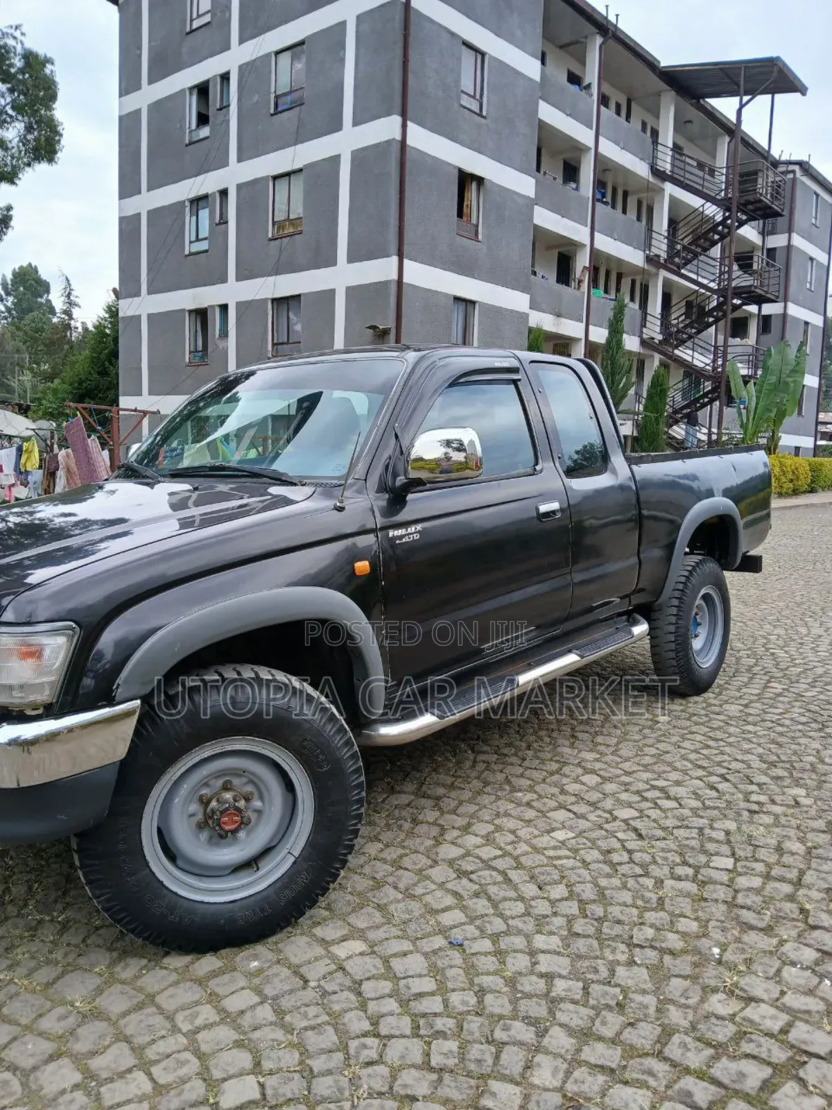 Toyota Hilux 2000 Black