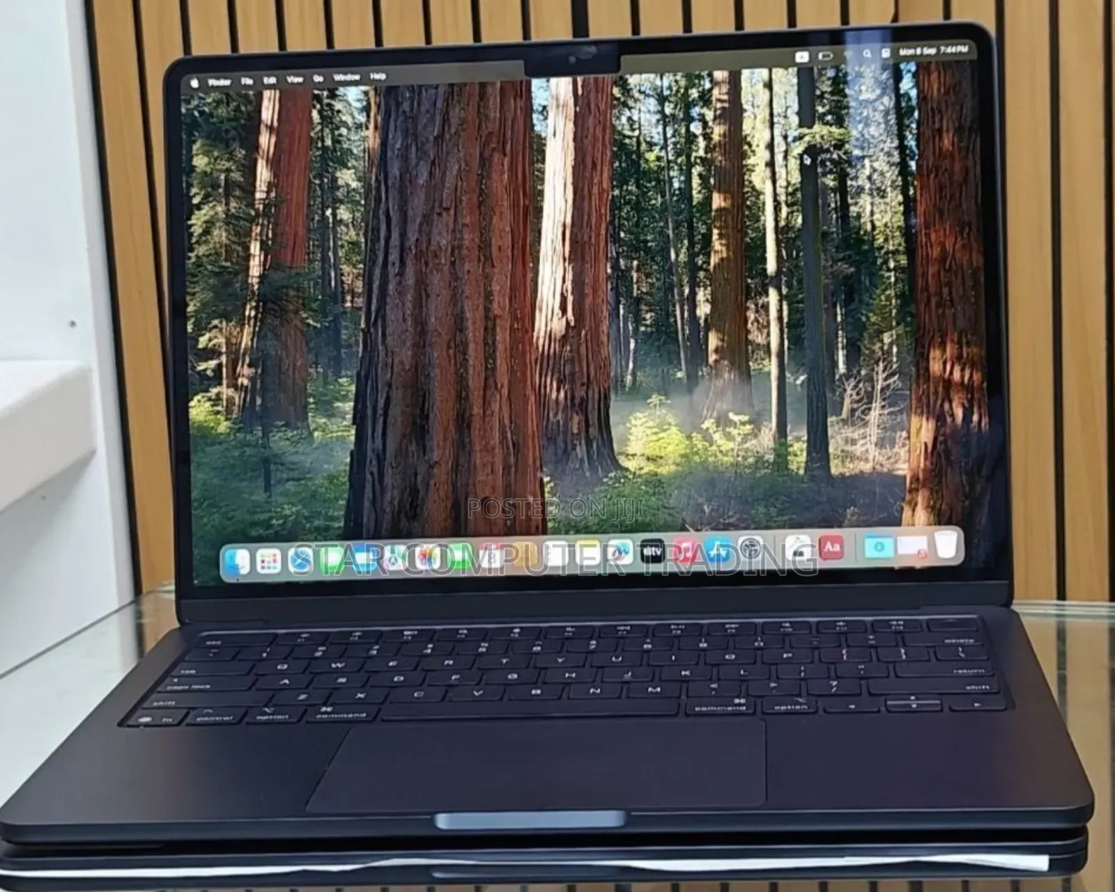 New Laptop Apple MacBook Air 2025 M4 13-Inch 16GB Apple M4 SSD 256GB