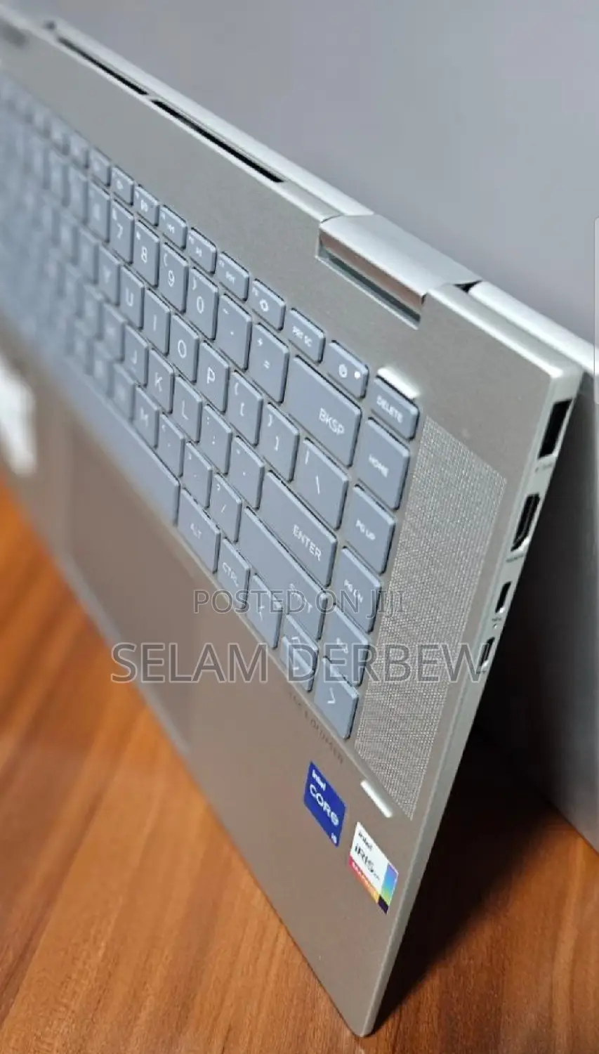 New Laptop HP Envy X360 8GB Intel Core I5 SSD 512GB