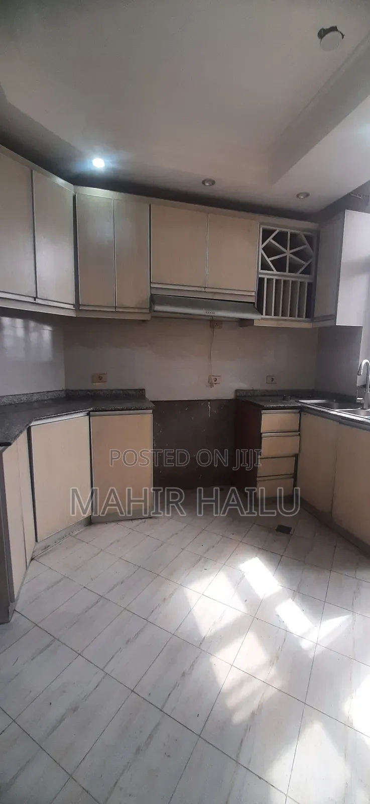 3bdrm Apartment in Real, Kirkos for rent