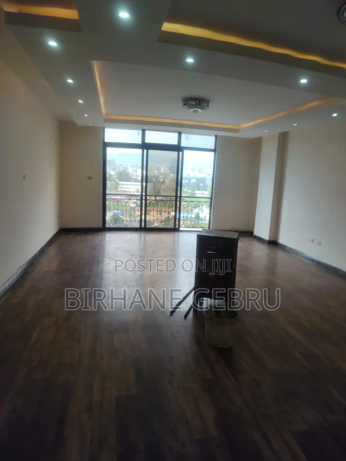 3bedroom Luxury Apartiment for Office