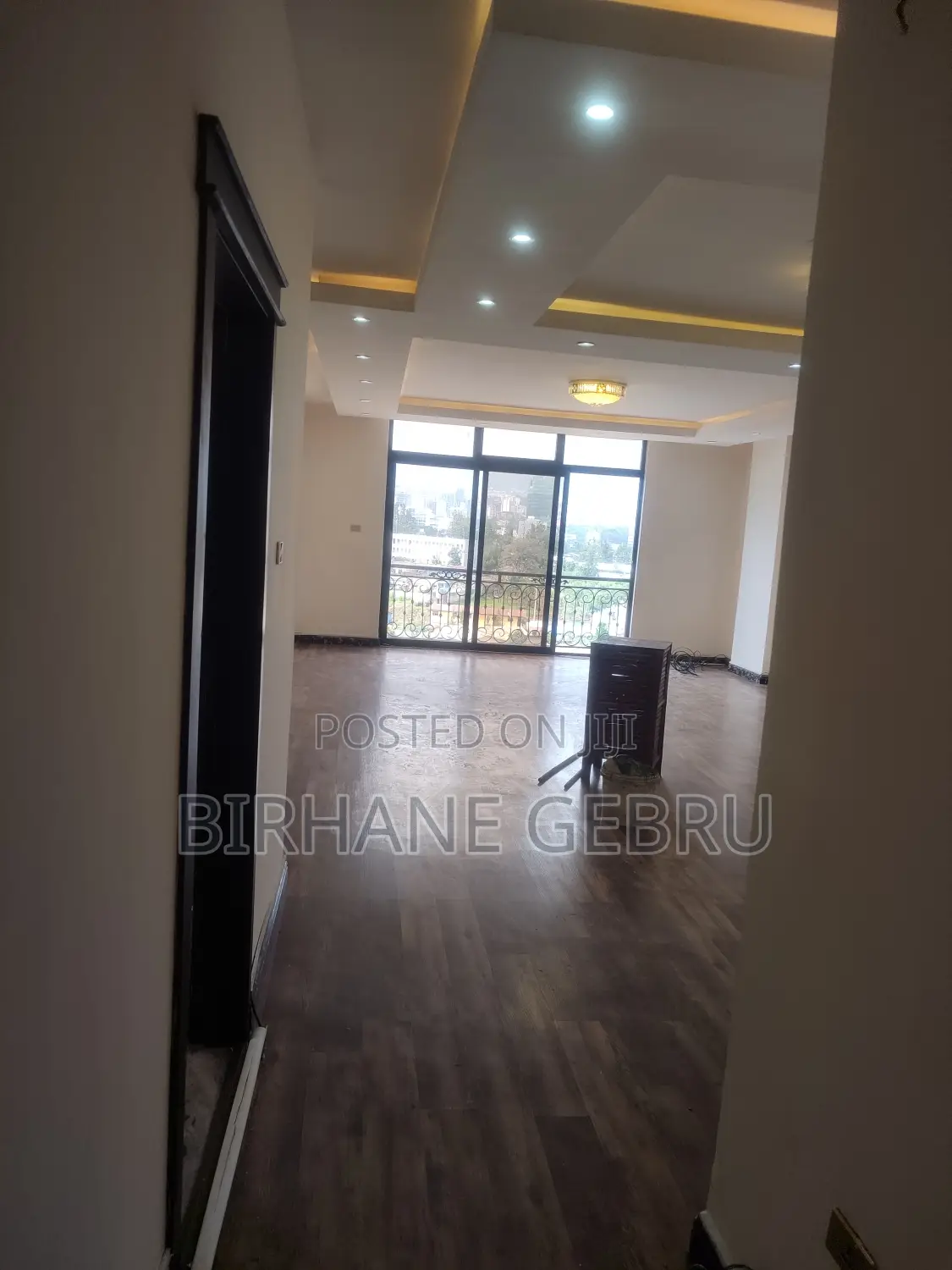 3bedroom Luxury Apartiment for Office