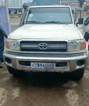 Photo - Toyota Land Cruiser 4.5 V8 GX-R 2014 White