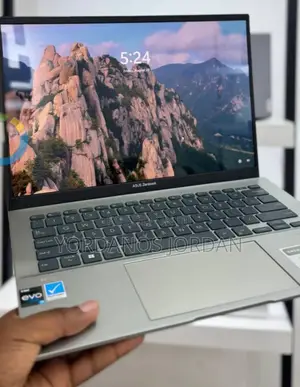 New Laptop Asus Zenbook 14 UX434 16GB Intel Core i7 SSD 512GB